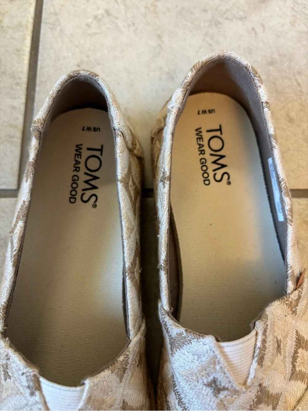 Toms Beige & Cream Patterned Espadrille Slip-On - Women